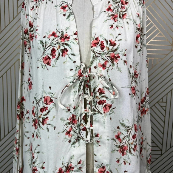 Flynn Skye Get Away Lace Up Front Blouse Day Desire White Red Floral Size US XS - Picture 4 of 12